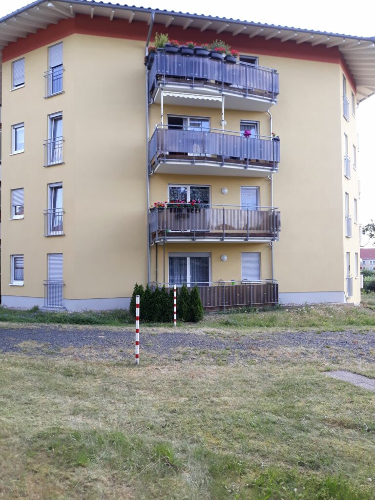 Balkonverkleidungen an Ein- und Mehrfamilienhäusern